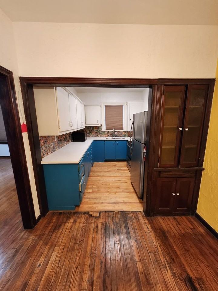 810 W Craig Pl #102 - Photo 3 of 7