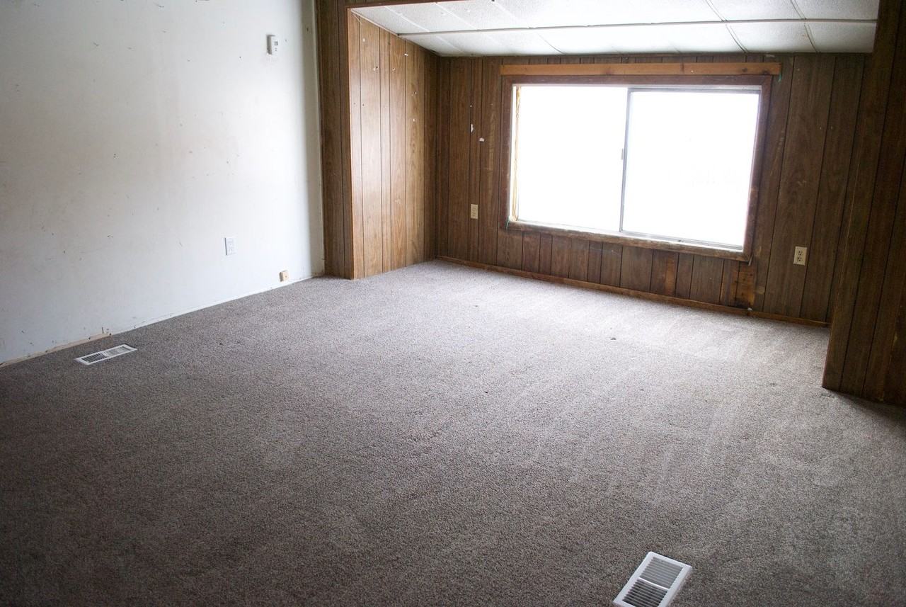 725 Marcia Dr - Photo 3 of 11