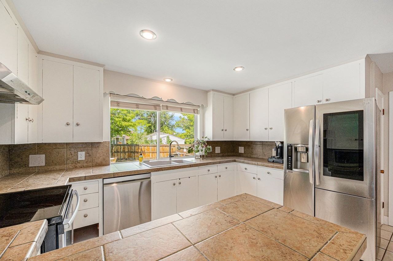 3319 S Lafayette St - Photo 6 of 23