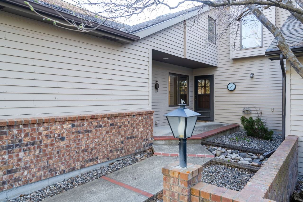 2013 Fairway Dr - Photo 3 of 19