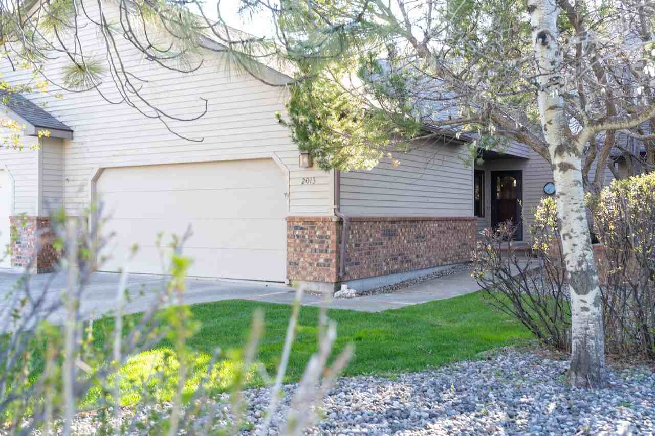 2013 Fairway Dr - Photo 4 of 19