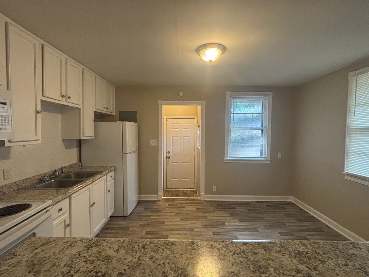 2204 Bide A Wee Dr Ne #AWEE - Photo 3 of 10