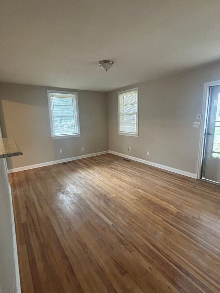 2204 Bide A Wee Dr Ne #AWEE - Photo 5 of 10