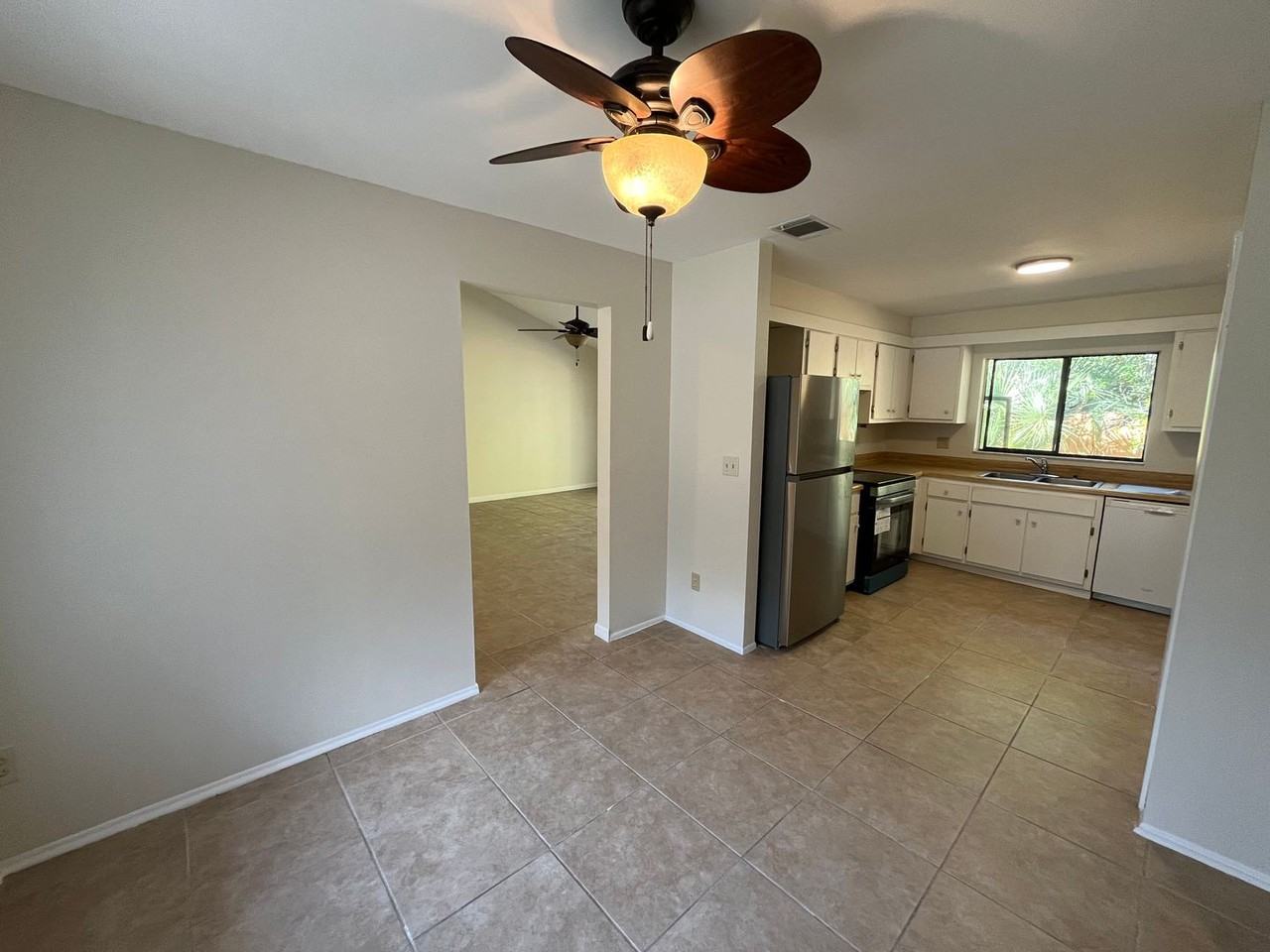 805 Buckie Dr - Photo 5 of 20