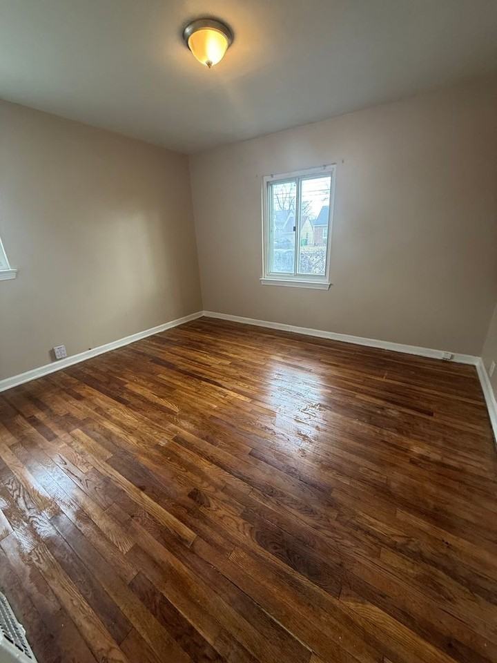 864 E 260th St - Photo 5 of 9