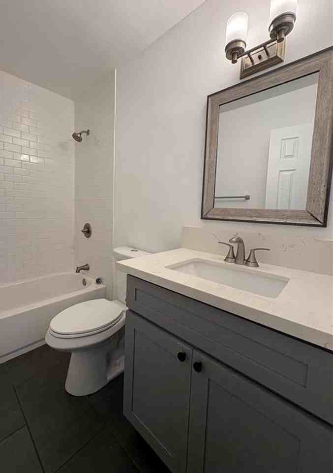 445 Rose Ave - Photo 6 of 21