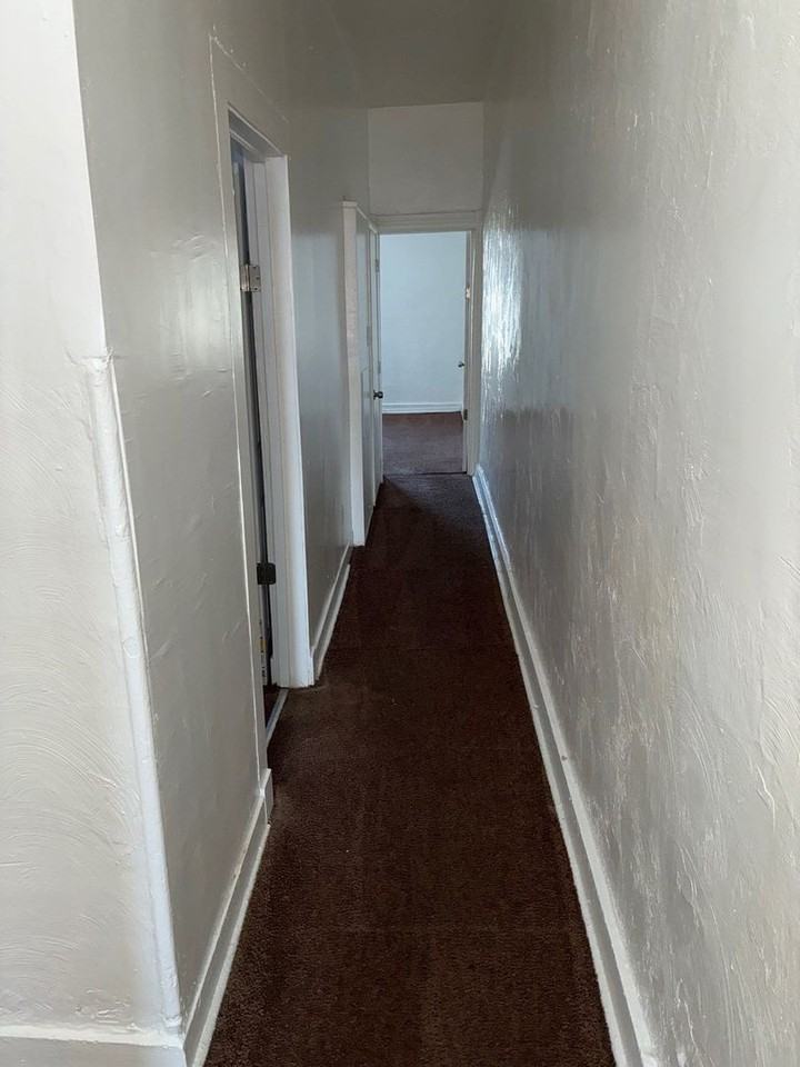 1756 Carswell St - Photo 4 of 8