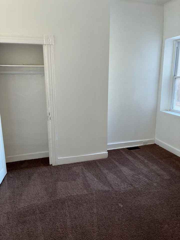 1756 Carswell St - Photo 5 of 8