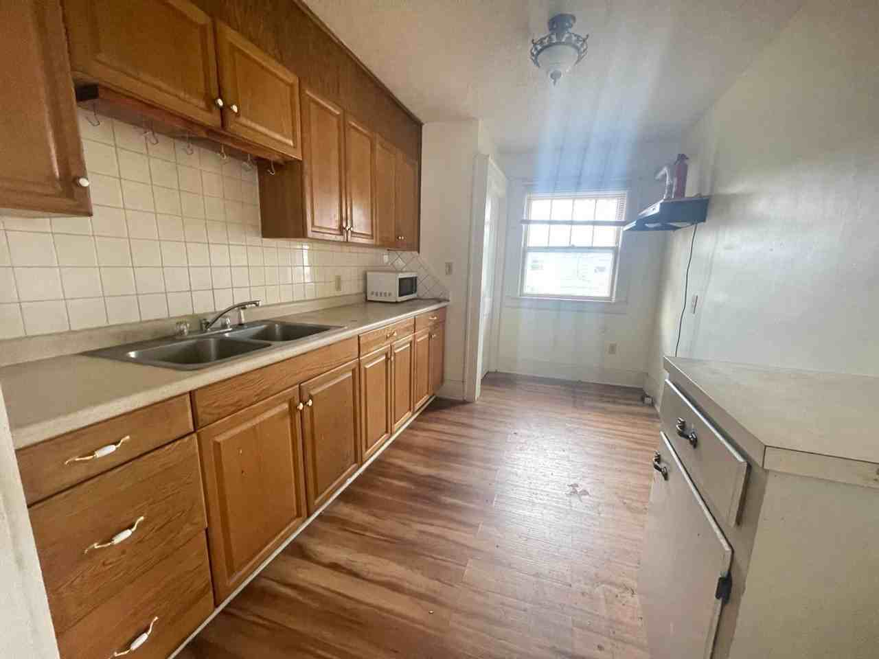 1234 1234 E Page springfield MO 65806 - Photo 4 of 12