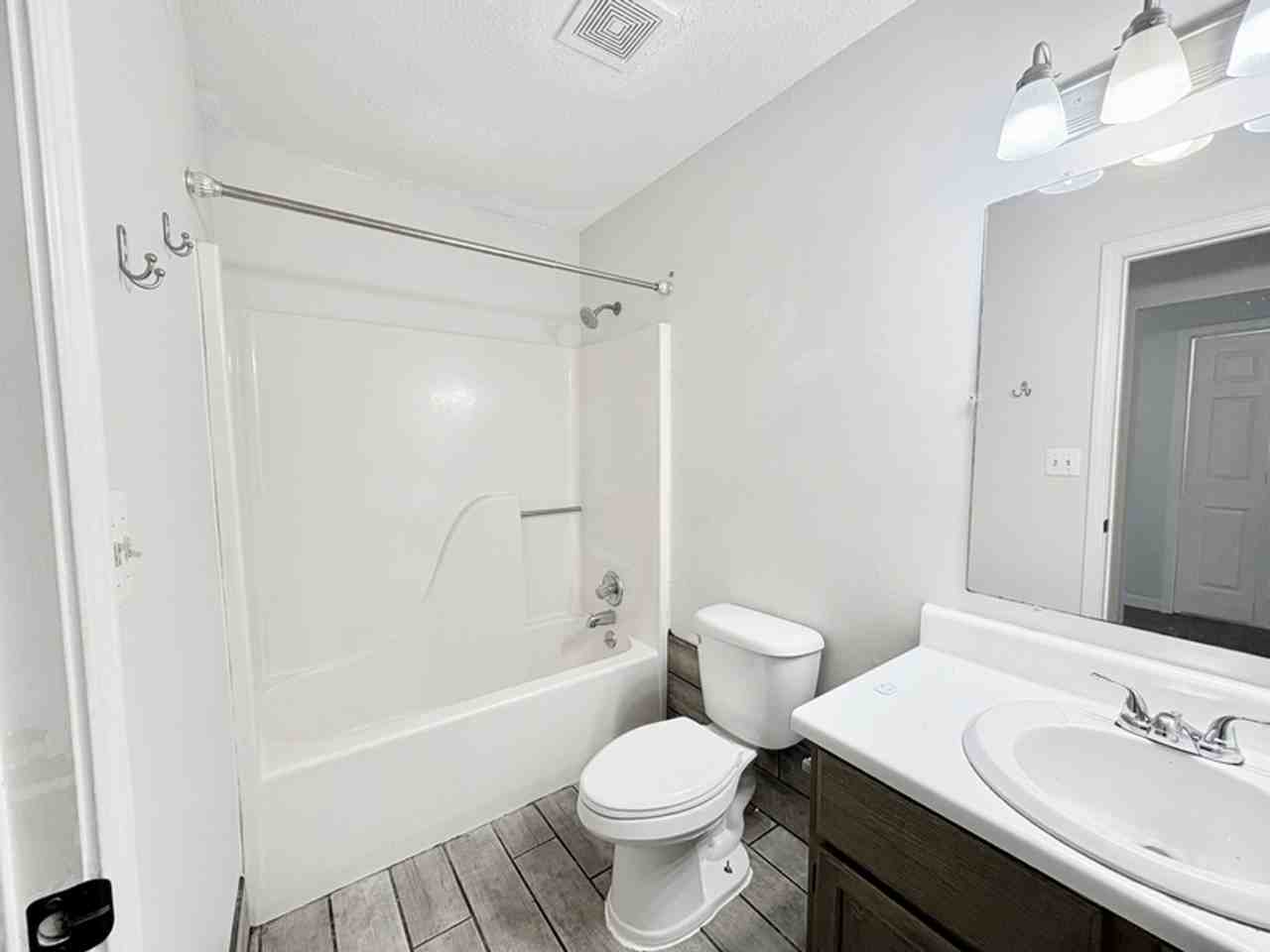 103 Northlake Dr - Photo 2 of 21