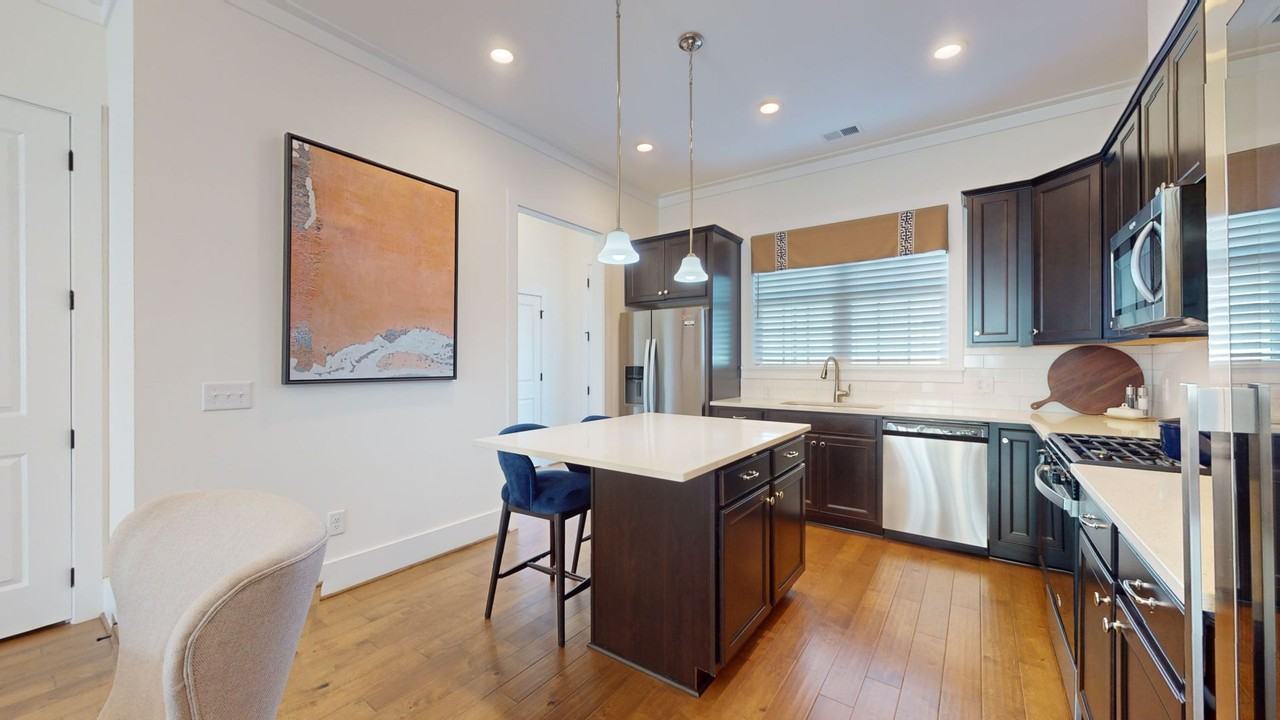 114 Tuttle St - Photo 5 of 14