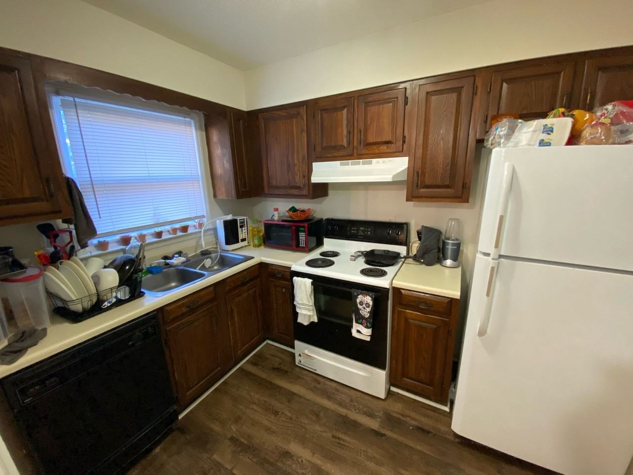 1108 Tiger Blvd #142 - Photo 3 of 12