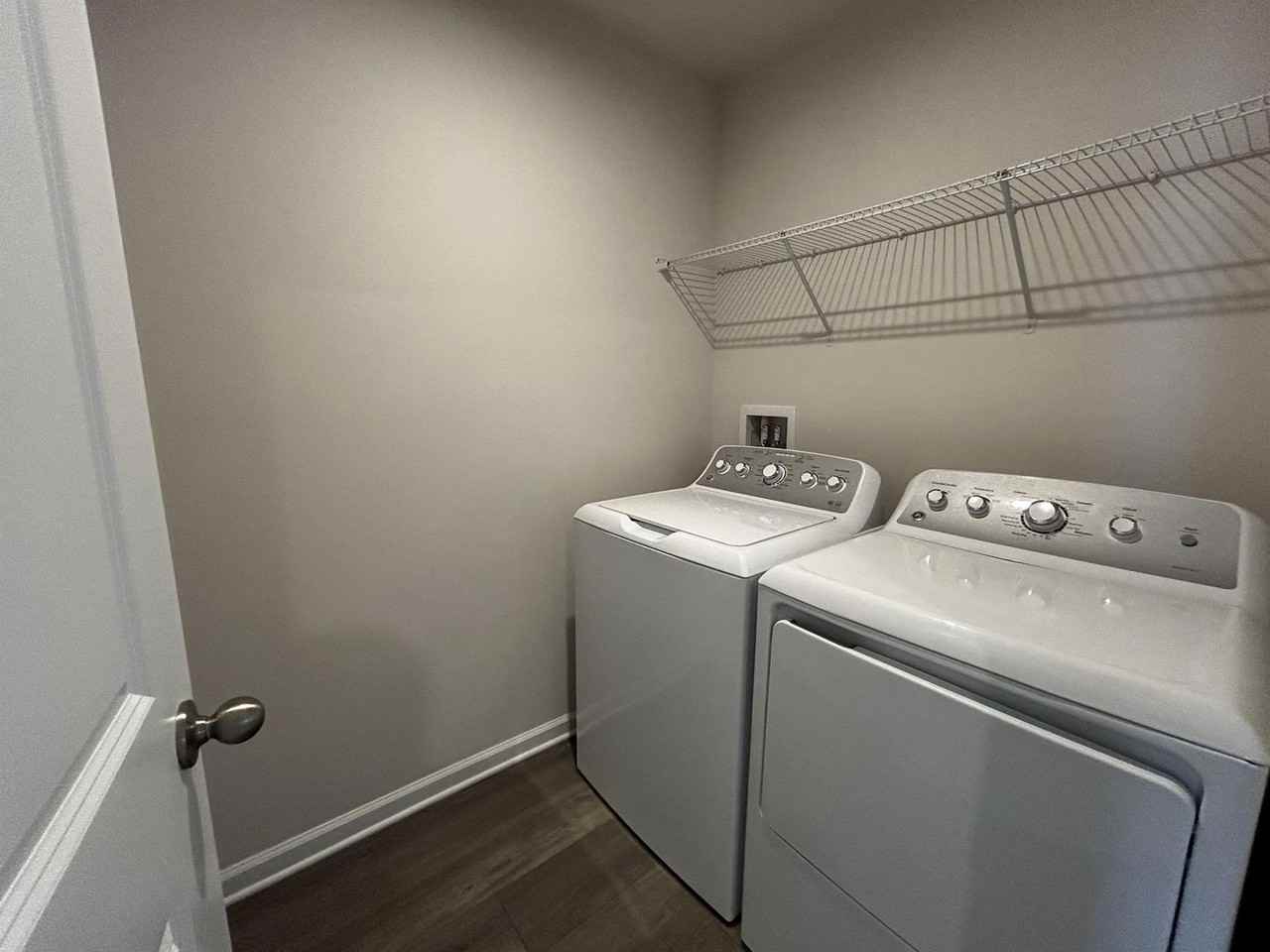 261 Utica Bend Ct - Photo 4 of 24