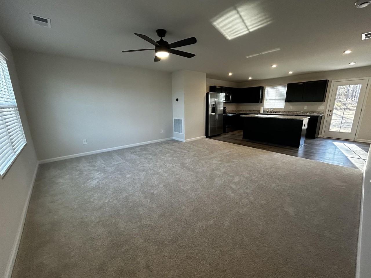 261 Utica Bend Ct - Photo 7 of 24