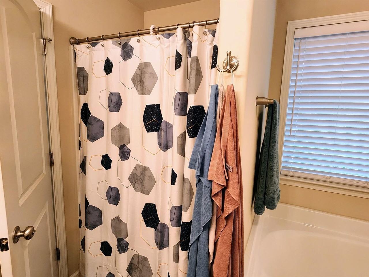 612 Sandstone Dr - Photo 4 of 25