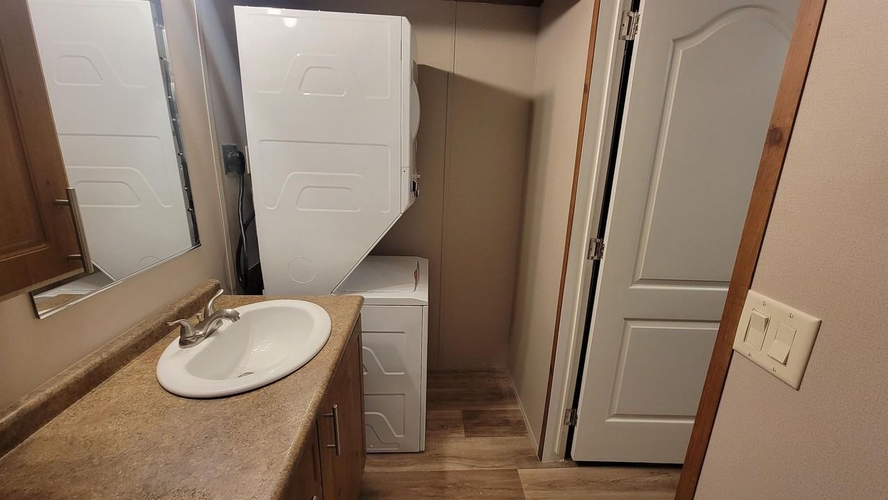 920 Cedar Village Ln - Photo 5 of 6