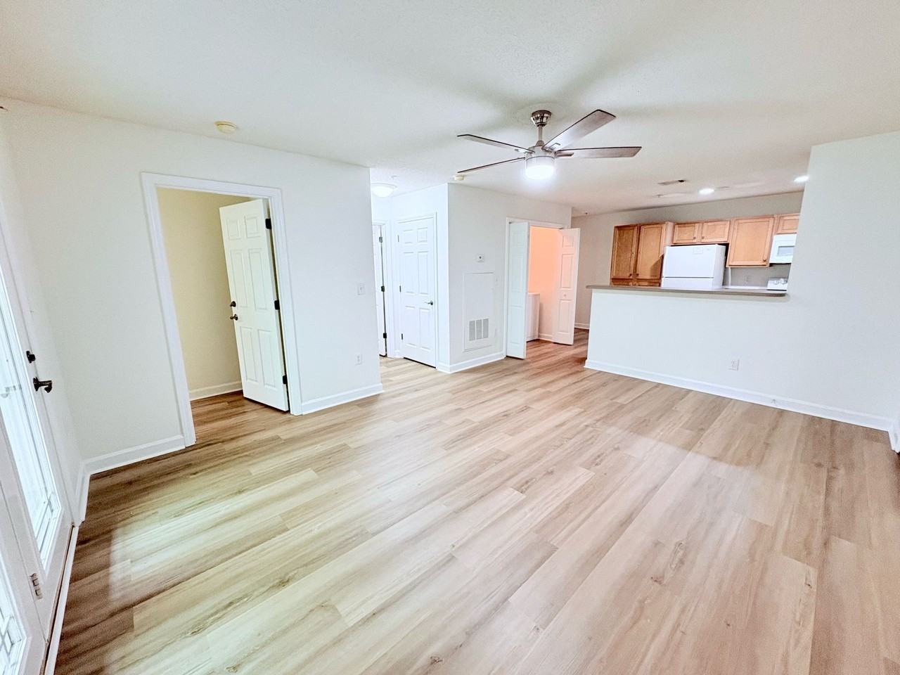 201 Harts Cove Way - Photo 3 of 17