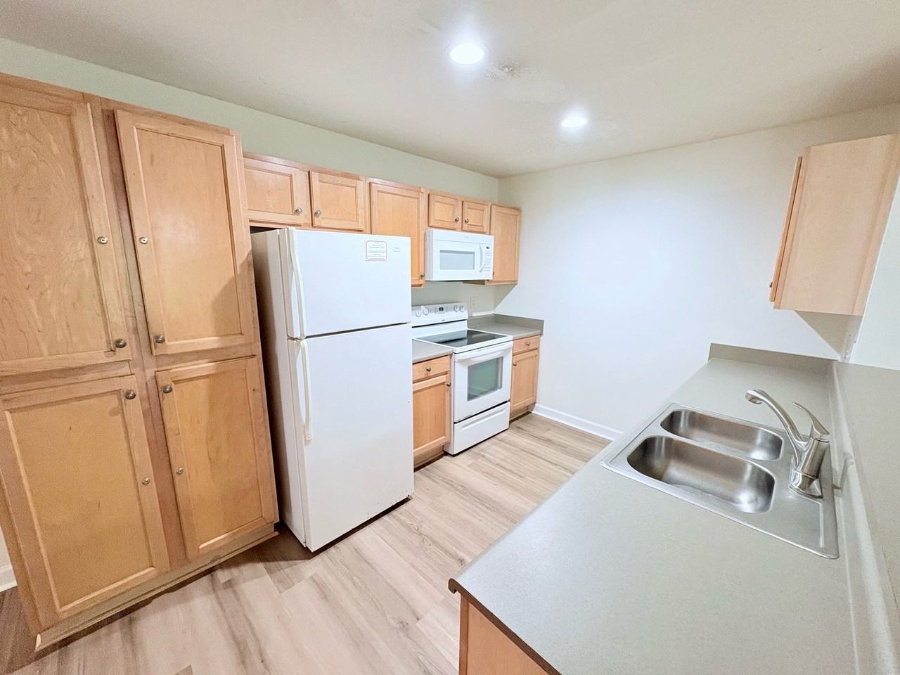 201 Harts Cove Way - Photo 5 of 17