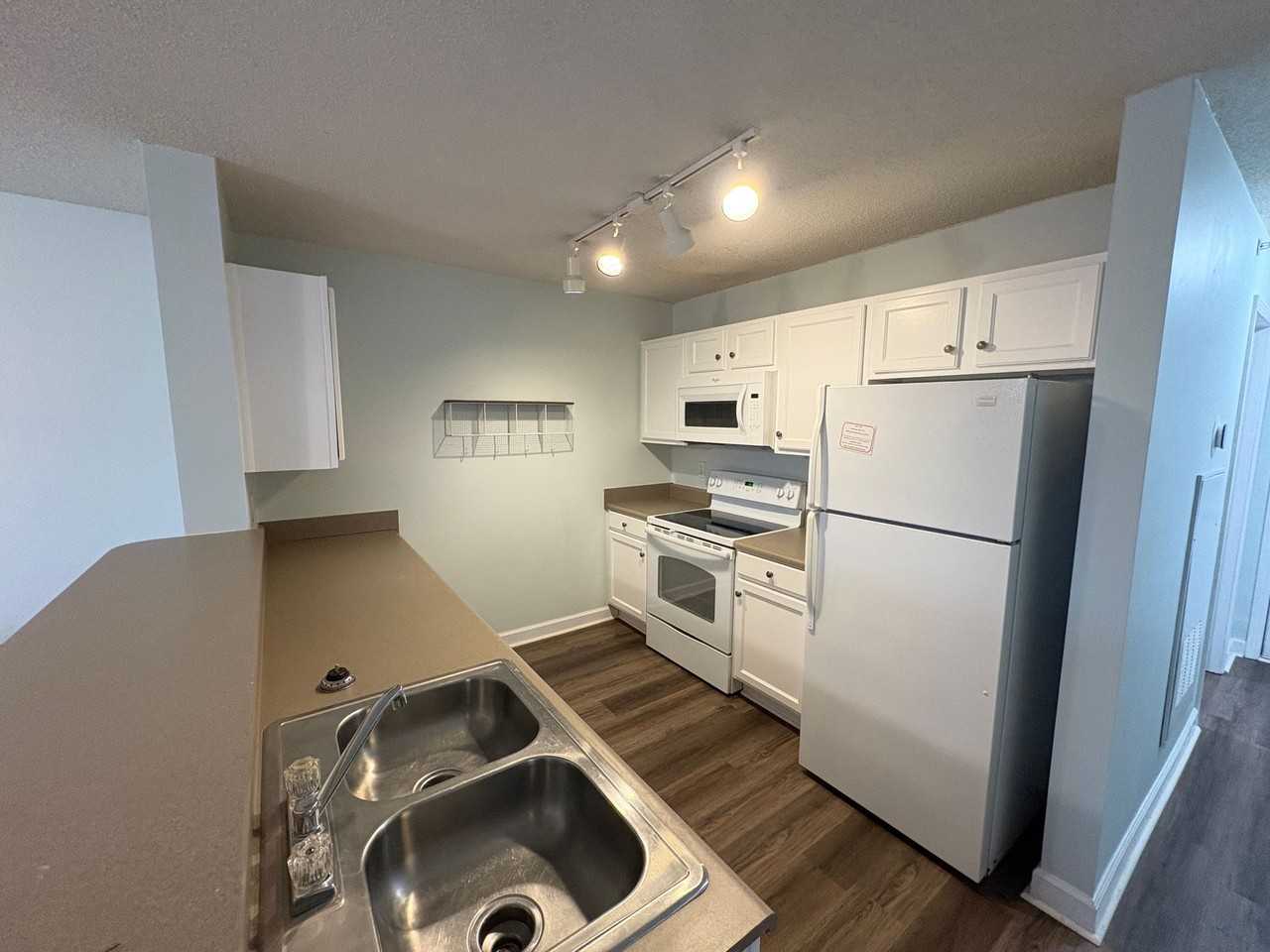 731 Harts Cove Way - Photo 4 of 26