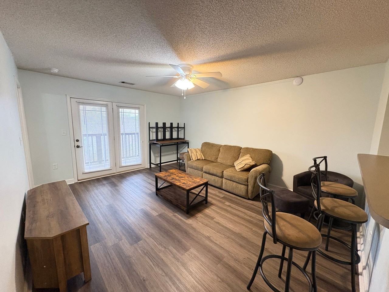 731 Harts Cove Way - Photo 4 of 26
