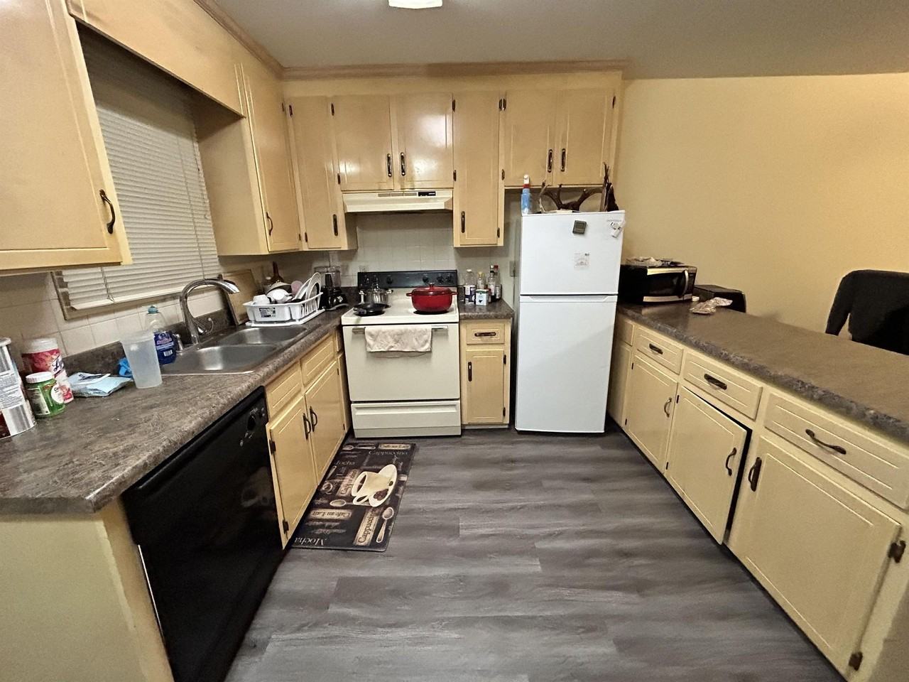 204 Calhoun St #13 - Photo 5 of 11