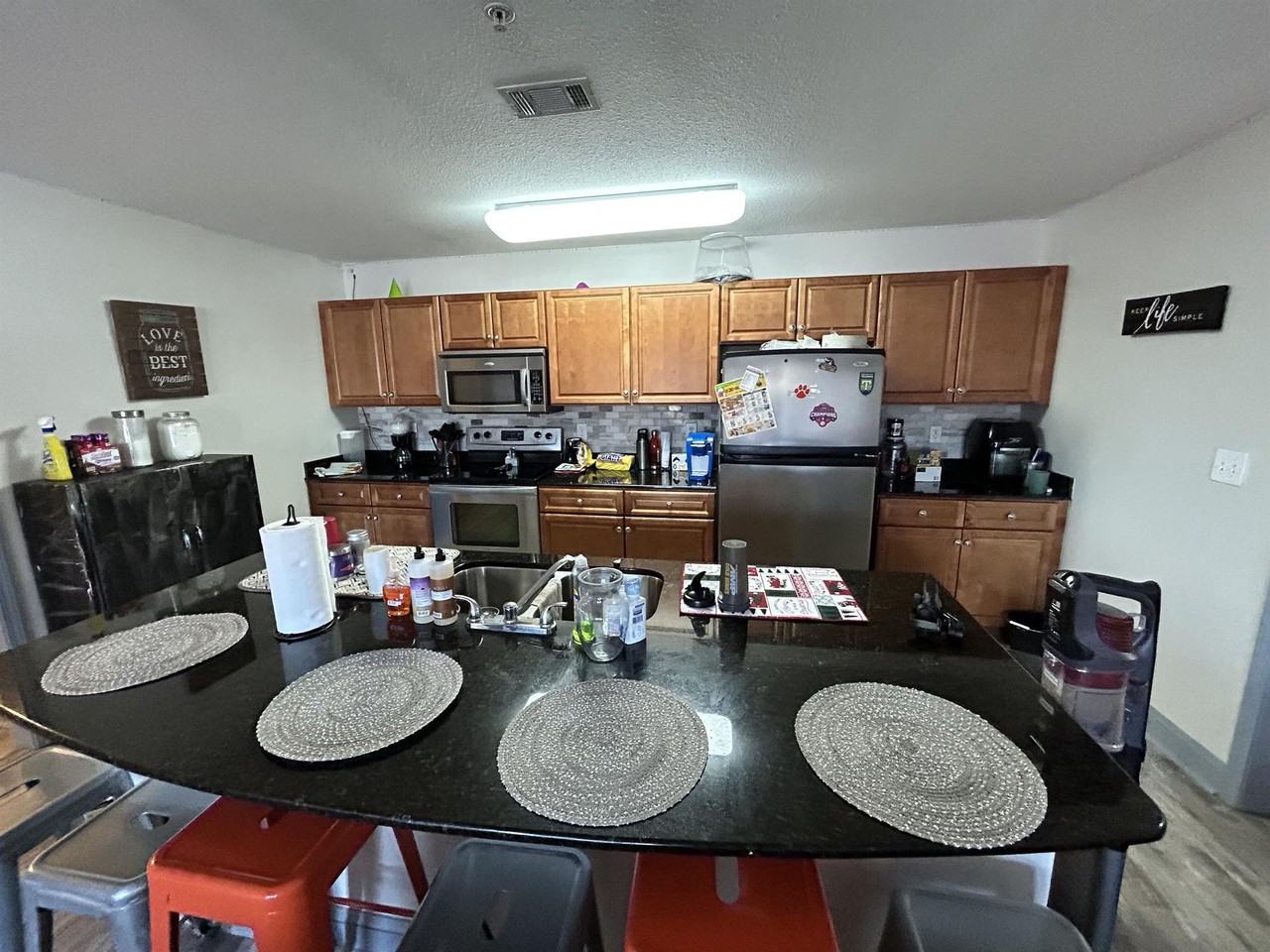 1611 Muscovy Way - Photo 4 of 16