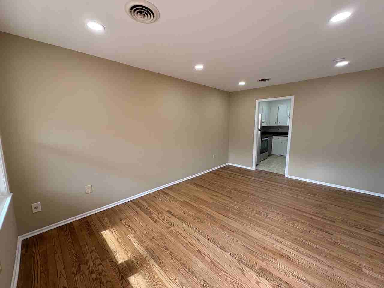 816 College Ave #2 - Photo 4 of 13