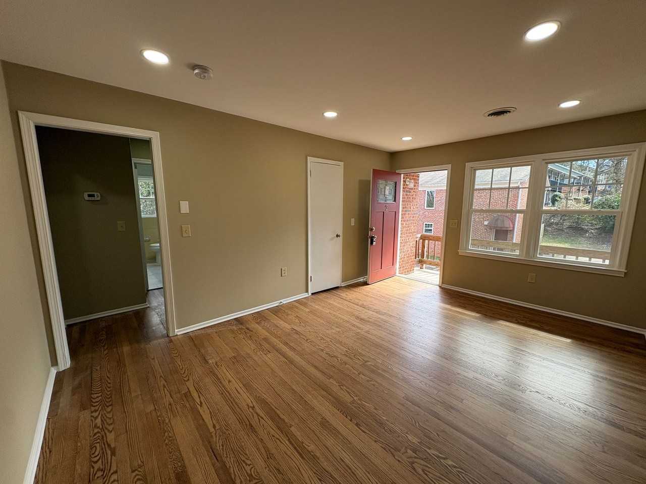 816 College Ave #2 - Photo 5 of 13