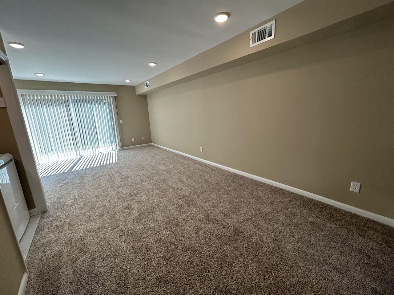 816 College Ave #5 - Photo 6 of 19