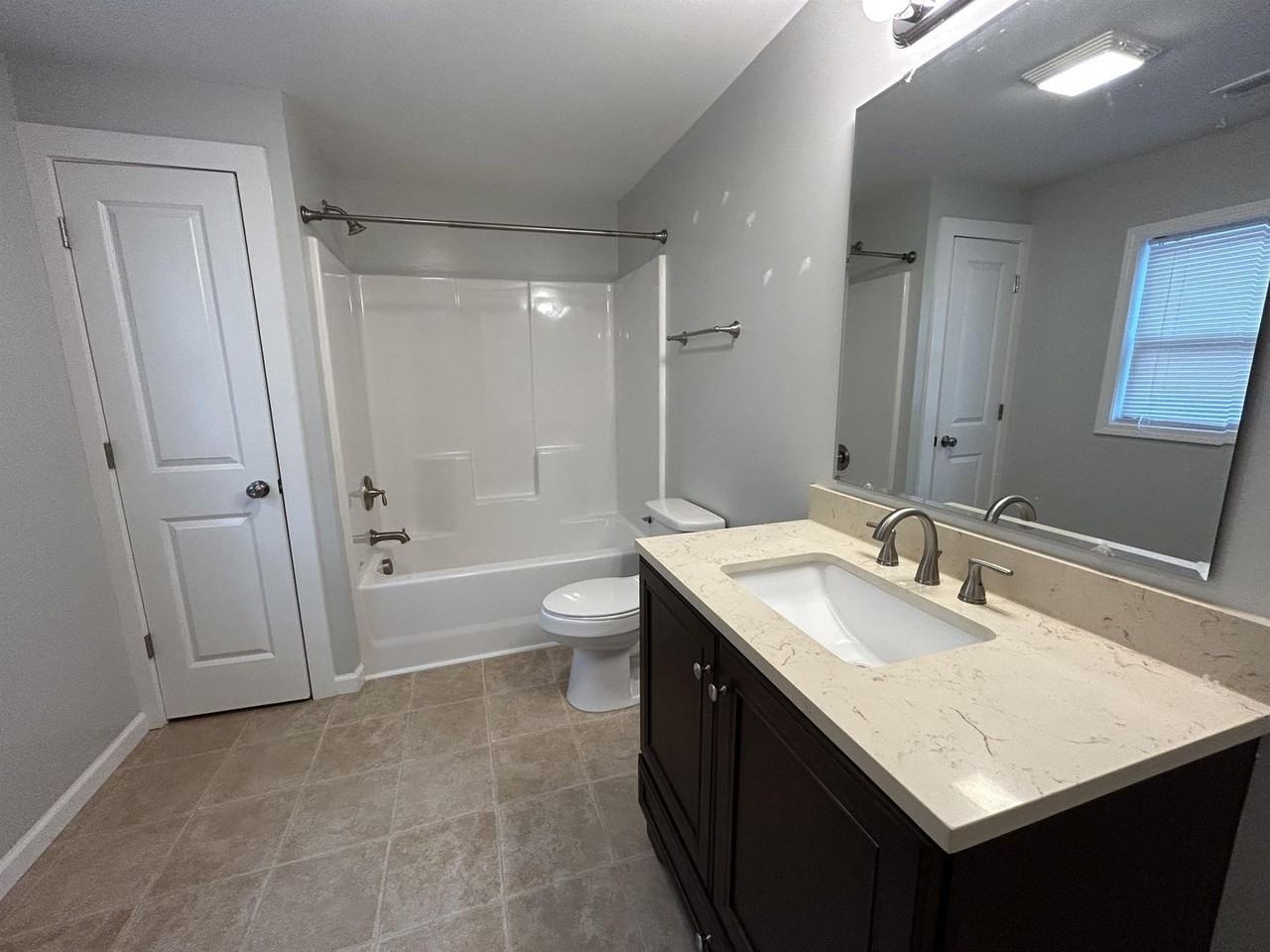 121 Walker St - Photo 6 of 15