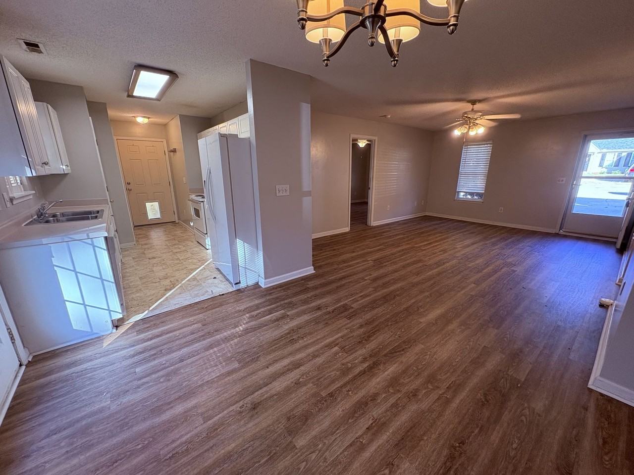 129 Arbors Ct - Photo 2 of 17