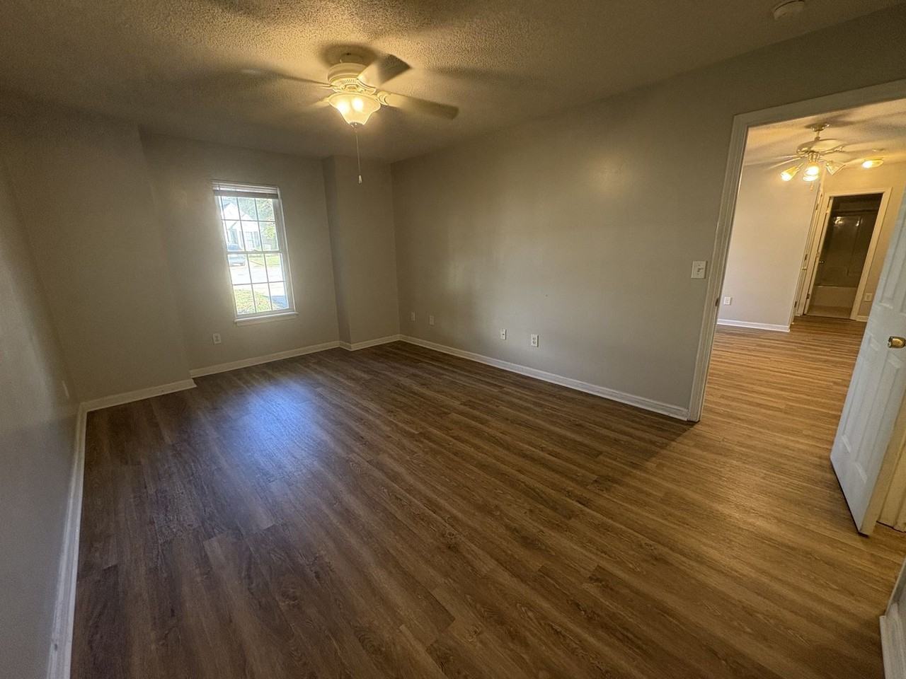 129 Arbors Ct - Photo 5 of 17