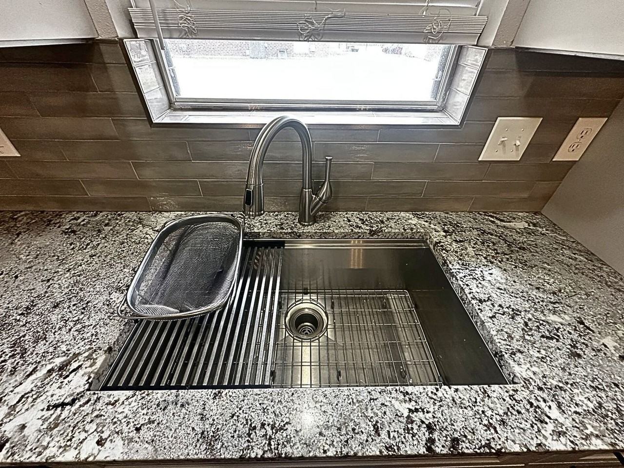 41237 Schafer Dr - Photo 7 of 34