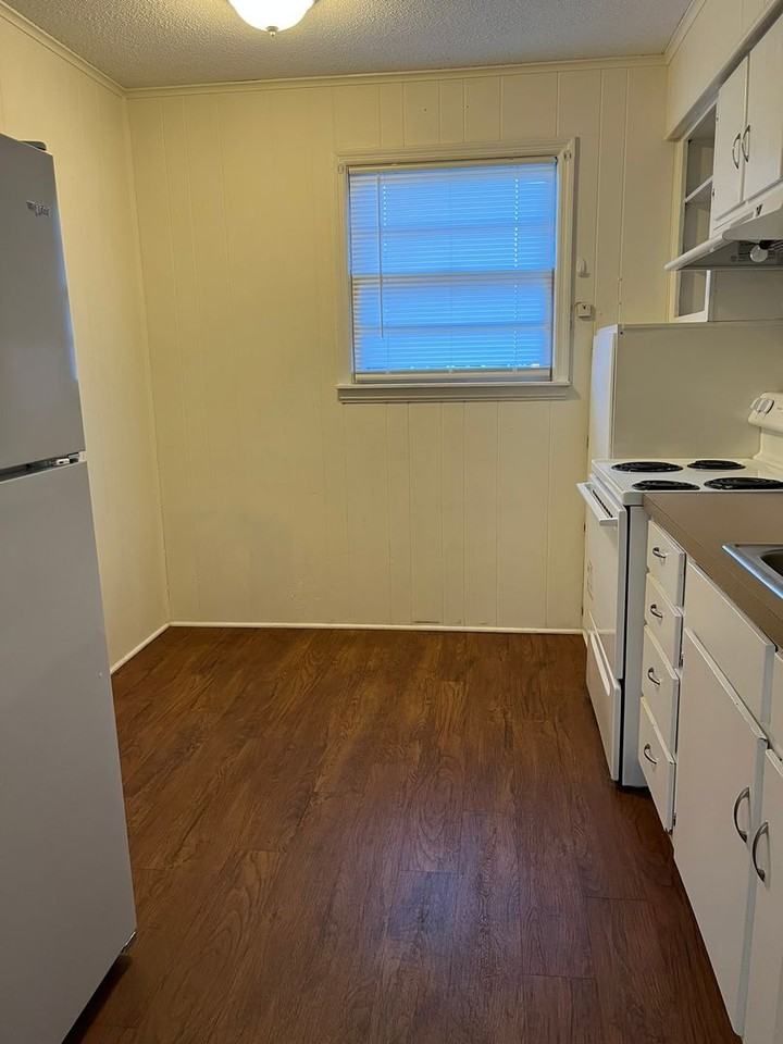 rogers court LLC - Photo 2 of 16