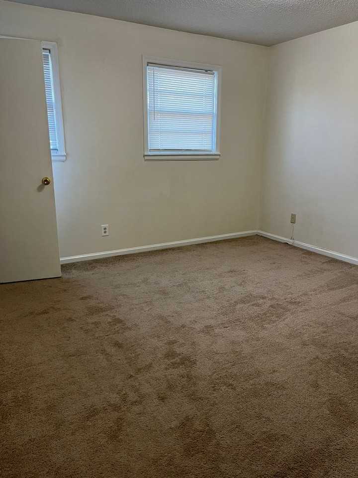 rogers court LLC - Photo 6 of 16