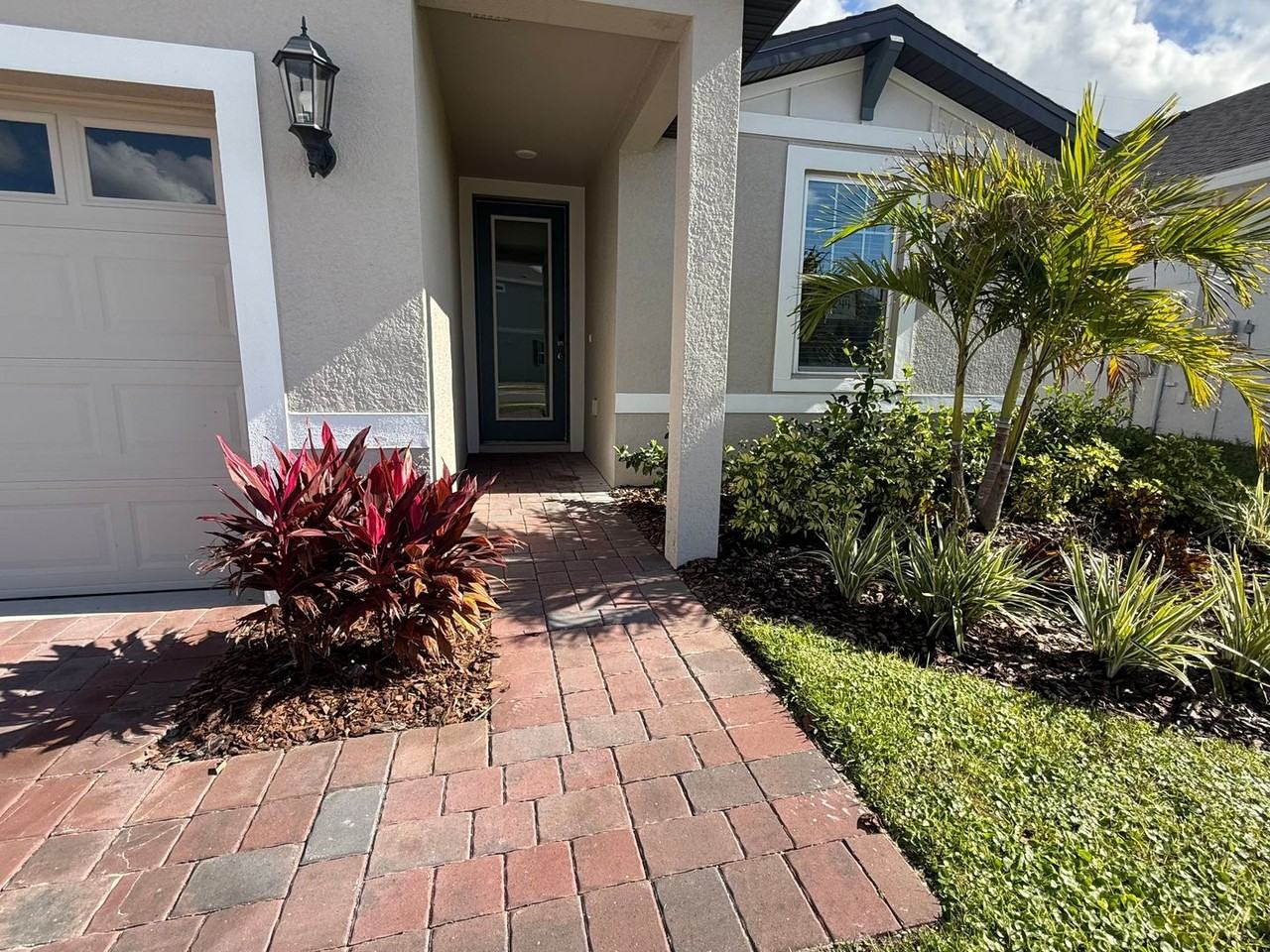 736 Griffon Ave - Photo 3 of 26