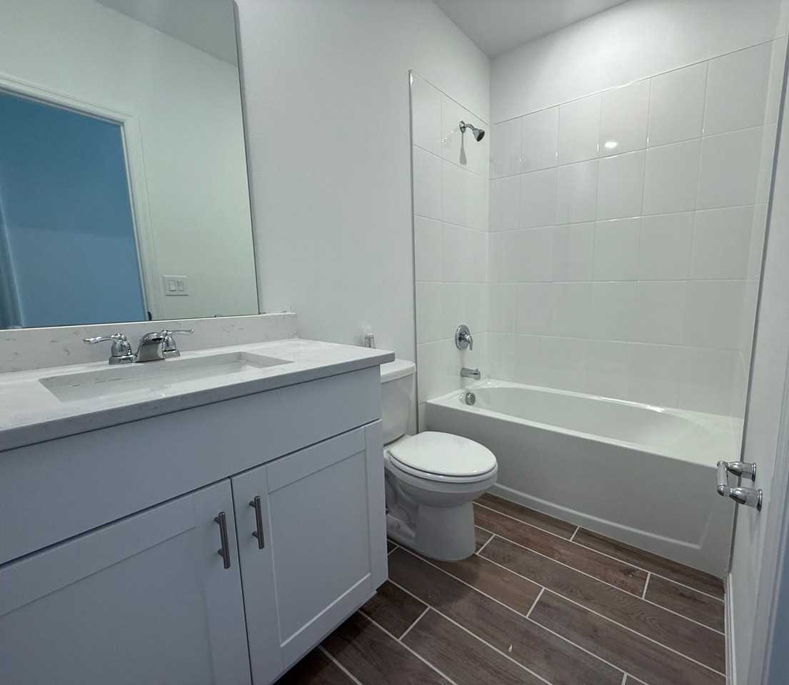 736 Griffon Ave - Photo 5 of 26