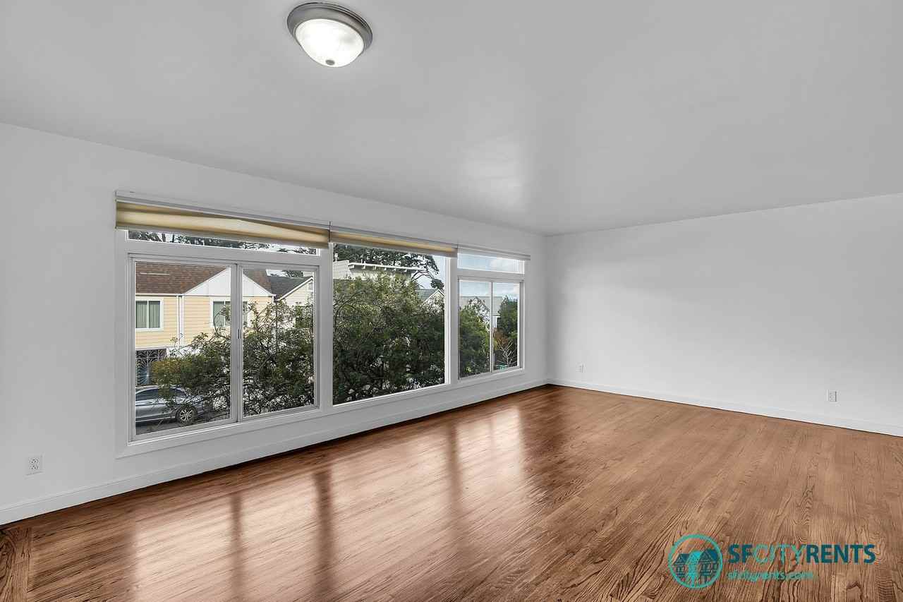 833 Duncan St - Photo 3 of 47