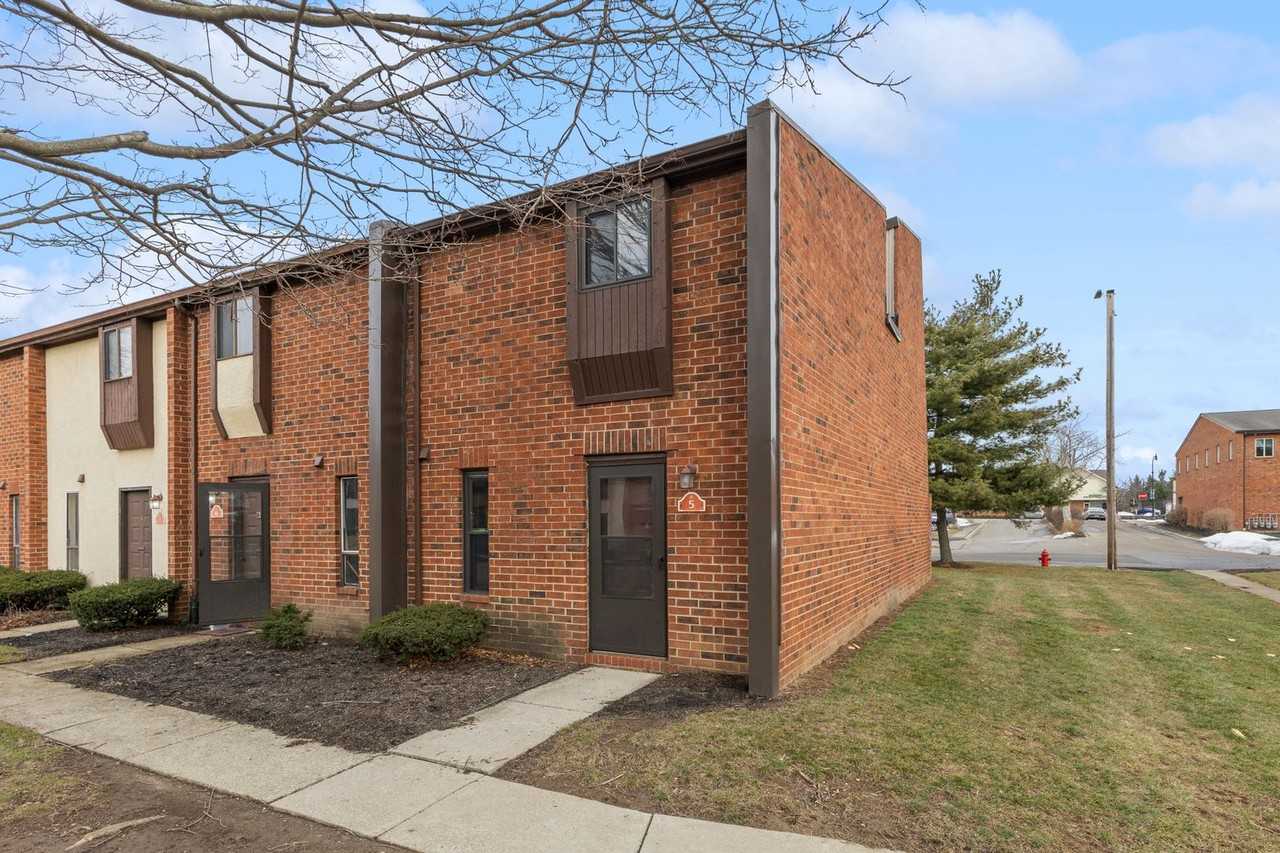 5 King Arthur Ct - Photo 3 of 34