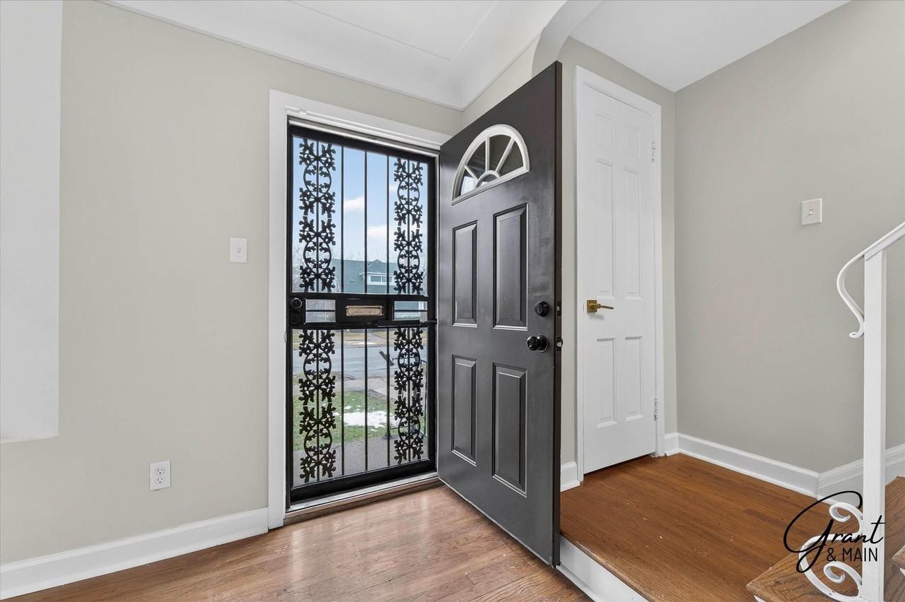 4327 Bedford St - Photo 2 of 29