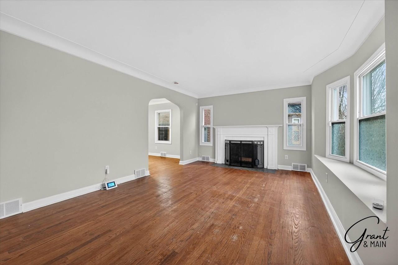 4327 Bedford St - Photo 3 of 29