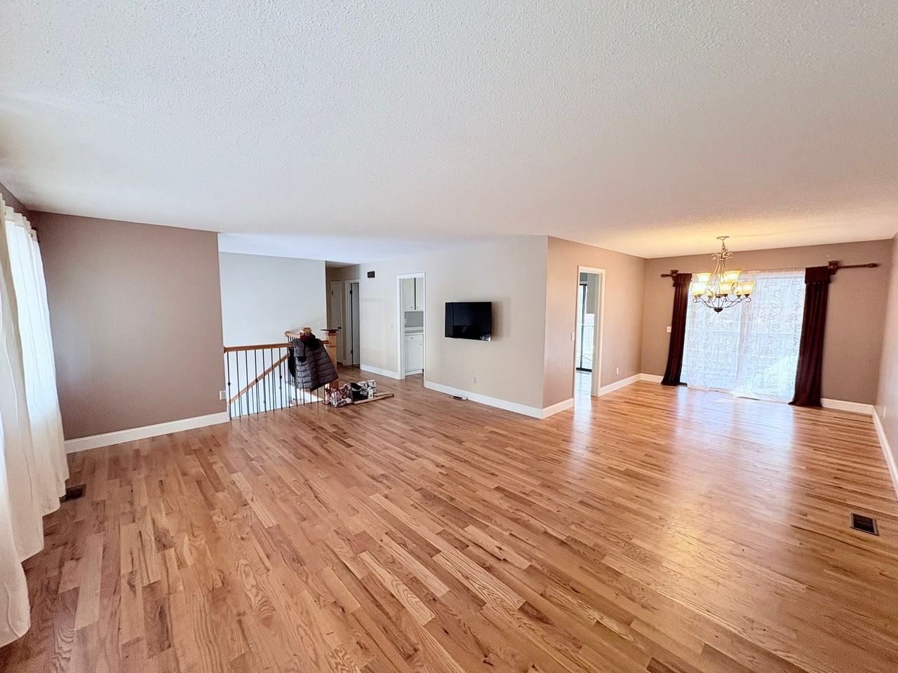 101 Knight Cir - Photo 2 of 26