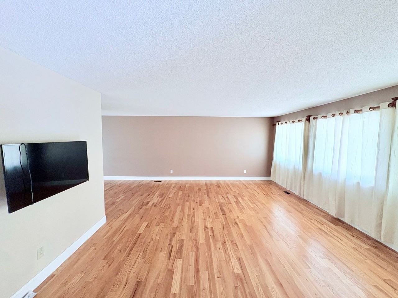 101 Knight Cir - Photo 3 of 26