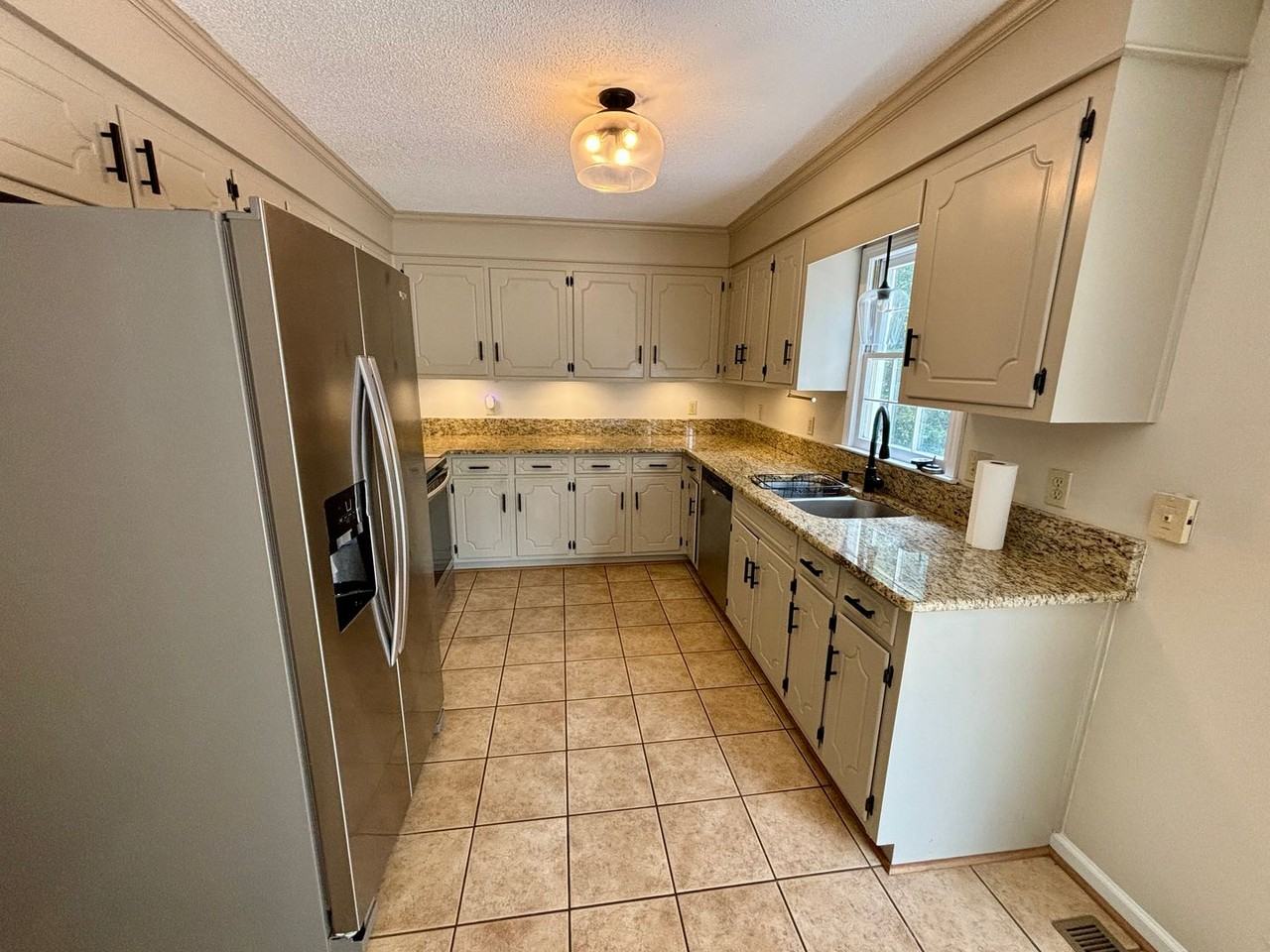 193 Heather Dr - Photo 5 of 18