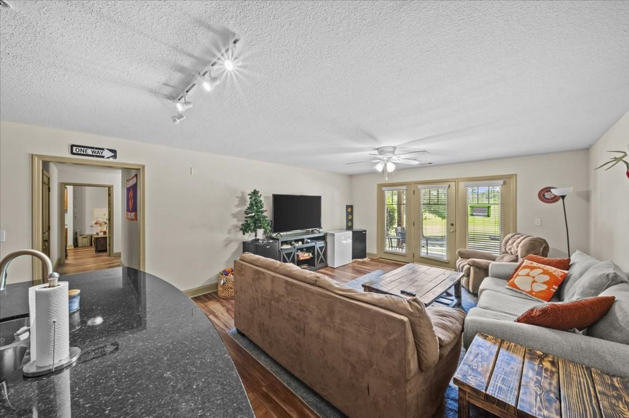 1613 Muscovy Way - Photo 7 of 45