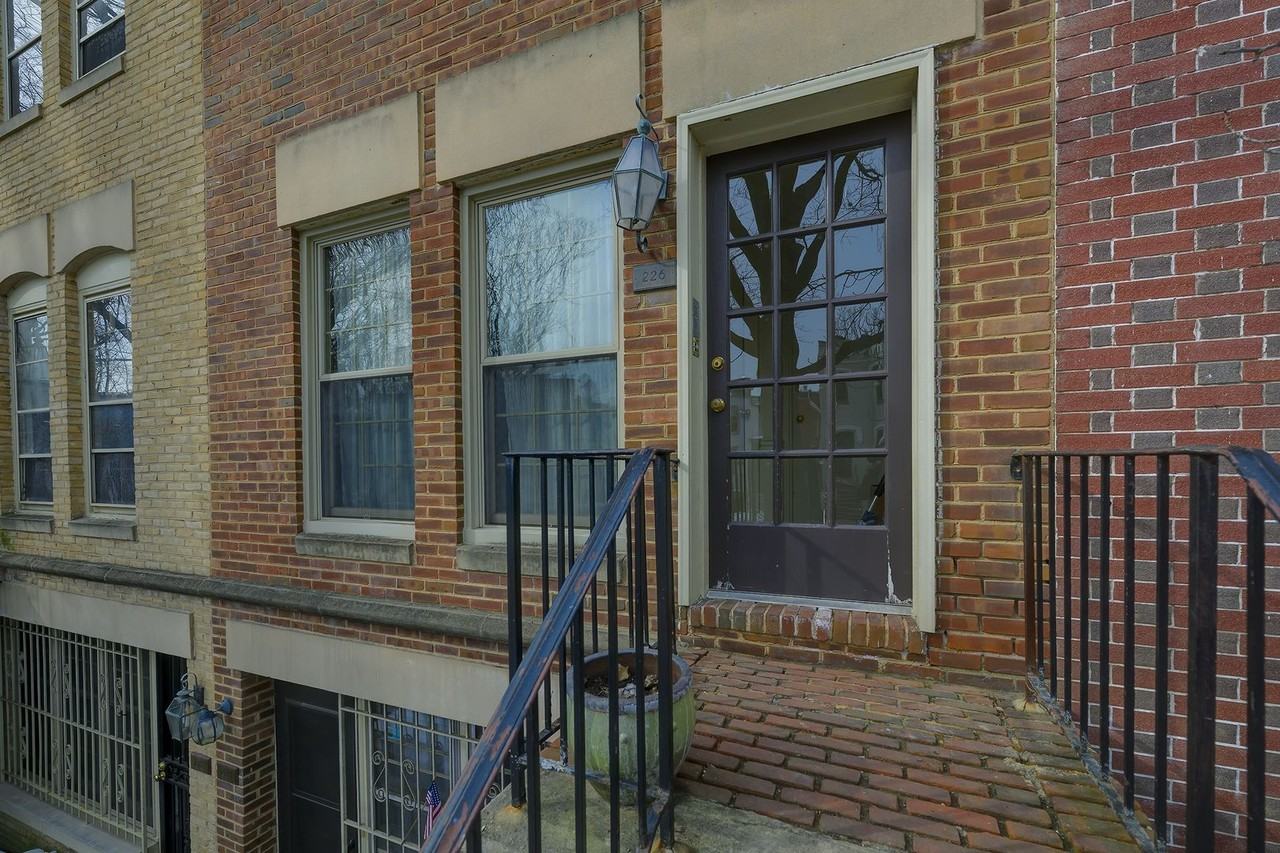 226 3rd St Ne #A - Photo 3 of 20