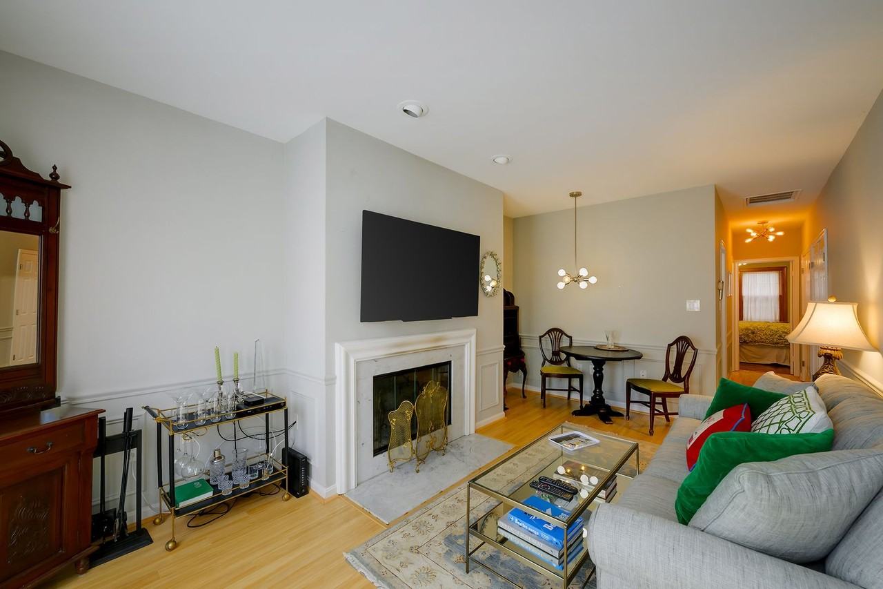 226 3rd St Ne #A - Photo 5 of 20