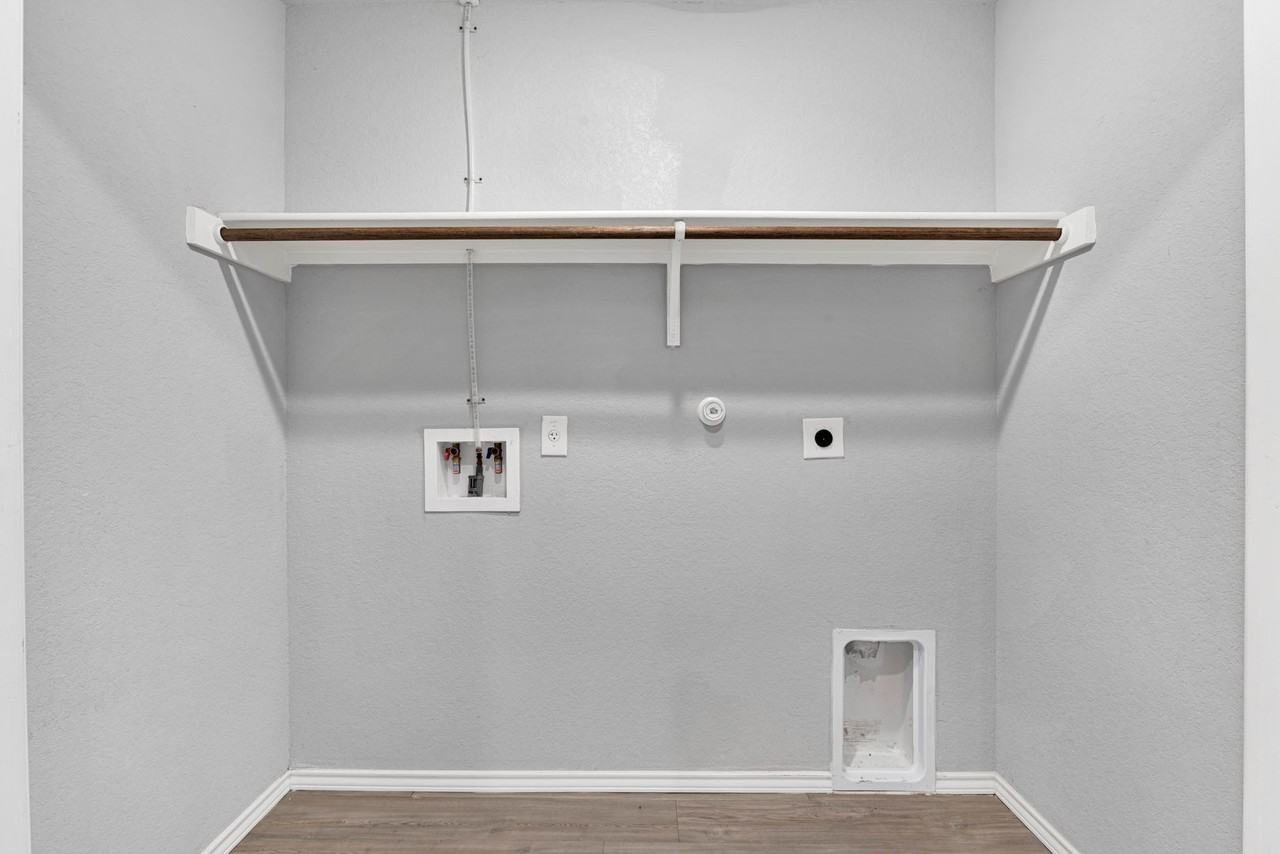 623 Vermilion - Photo 6 of 17