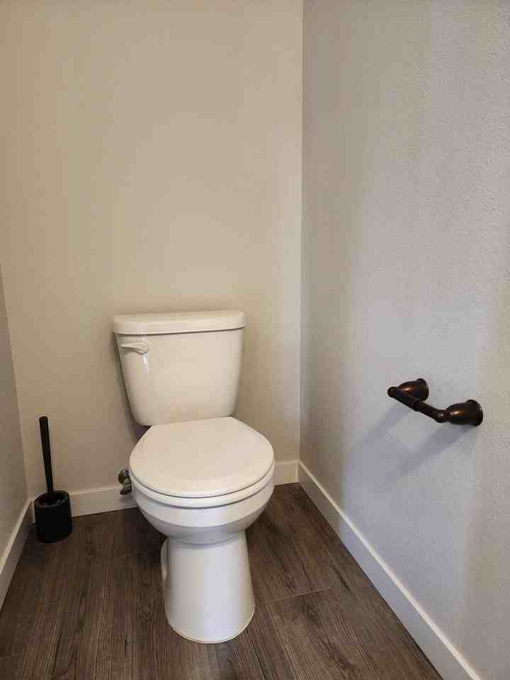 1030 S College St - Photo 7 of 46