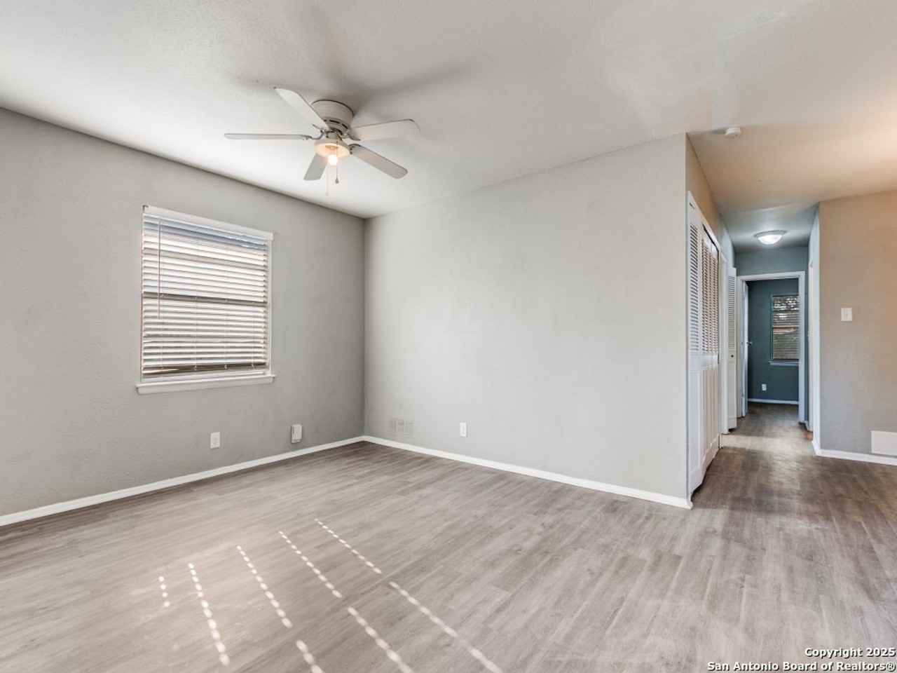 5830 Castle Yard - Photo 7 of 35